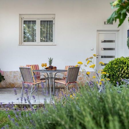 شقة Apartman Topic Kaštela المظهر الخارجي الصورة